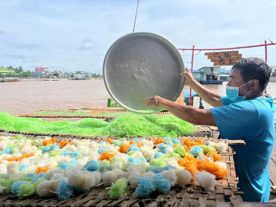 1 Day Mekong Tour: Cai Rang Floating Market & MyTho-Ben Tre - Rice vermicelli, pineapple, and the first tastings