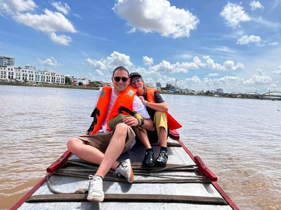 1 Day Mekong Tour: Cai Rang Floating Market & MyTho-Ben Tre - Fruit and southern Vietnamese folk music