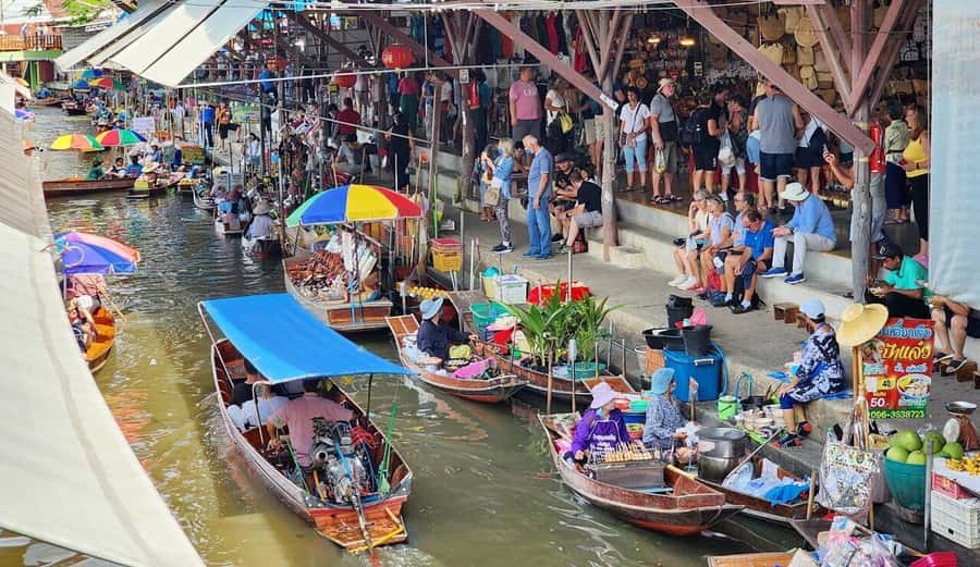 1-Day Trip: Floating Market & Railway Market by Toyota Camry - What the $113 price really covers