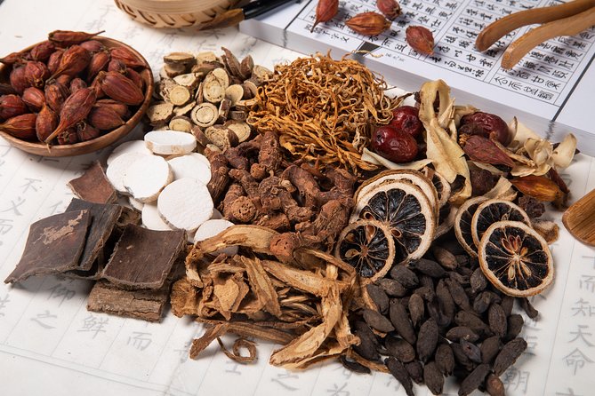 3-Hour Herbal Wholesale TCM Market and a Local Wet Market Tour - Starting beside Wenshu Yuan Monastery
