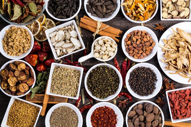 3-Hour Herbal Wholesale TCM Market and a Local Wet Market Tour - The TCM market and its powerful smells