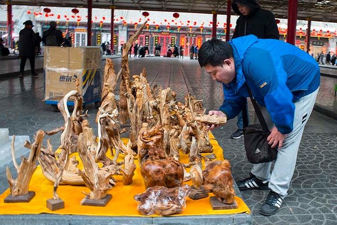 3-Hour Private Shopping Tour at Panjiayuan Market from Beijing - Bargaining with a guide beside you
