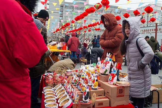 3-Hour Private Shopping Tour at Panjiayuan Market from Beijing - Meeting your guide and reaching the market