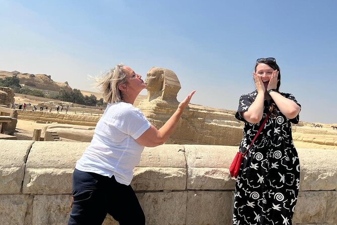 8-Hours Private Guided Tour in Giza , Egyptian Museum & Market with Lunch - What the private guide adds