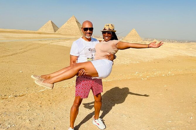 8-Hours private tour of Giza pyramids, Egyptian museum&Bazaar - Three hours among the Pyramids of Giza