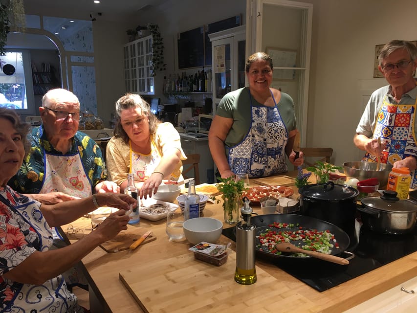 A Coruña: Local Market Shopping and Cooking Workshop - Local Drinks and the Meal You Prepare Yourself