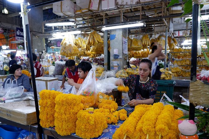 A night at the market - Starting beside the Chao Phraya River