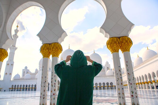 Abu Dhabi City Tour: Grand Mosque, Palace, Souk, Louvre & Ferrari - Why the Private Format Helps