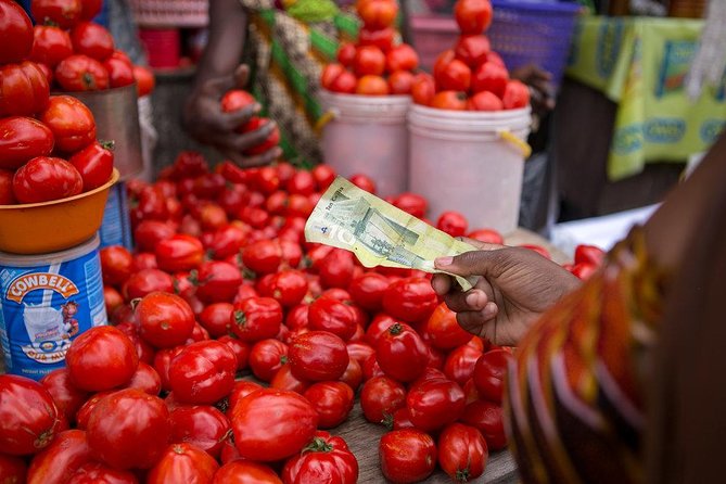 Accra Markets Tour - Herbal stalls, roots, leaves, and traditional remedies