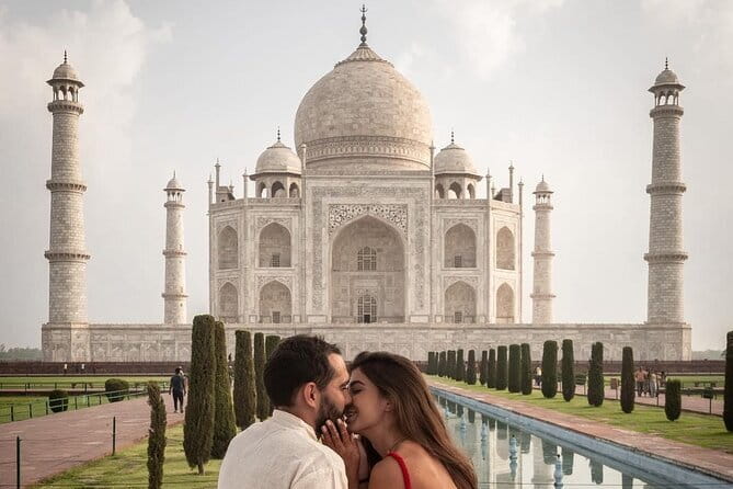 Agra Full Day City Tour with Walking Tour at Spice Market - Walking through Kinari Bazar