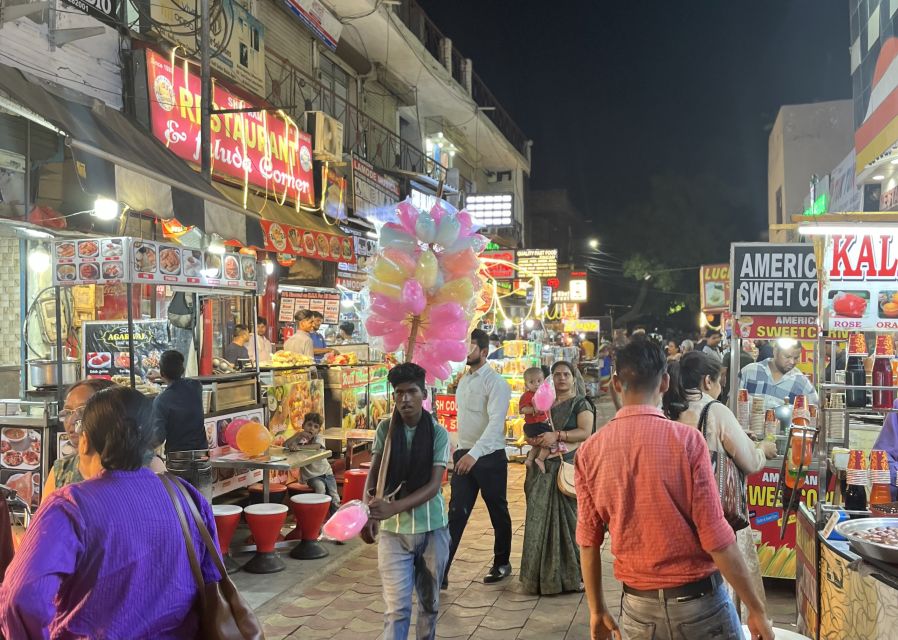 Agra: Sadar Bazar Food Market Night Walking Tour by Tuk-Tuk - The food stops: small tastes with local guidance