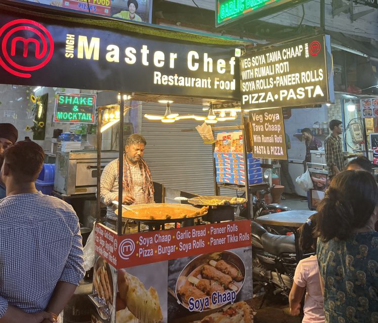 Agra: Sadar Bazar Food Market Night Walking Tour by Tuk-Tuk - What the guides add to the evening