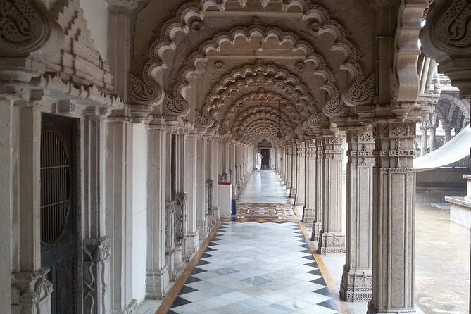 Ahmedabad Private City Tour Including Local Night Market - Sidi Saiyyed Mosque and its famous stone screen