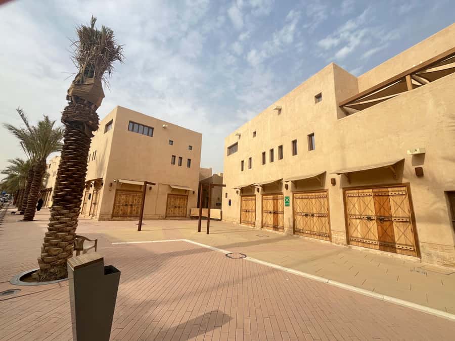 Al Masmak Fortress, Murabba Palace, and Souq Al Zal Tour - Murabba Palace and the royal side of Riyadh
