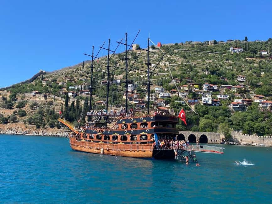 Alanya City, Castle & Boat Tour with Bazaar and Swim Stop - Taking the cable car toward Alanya Castle