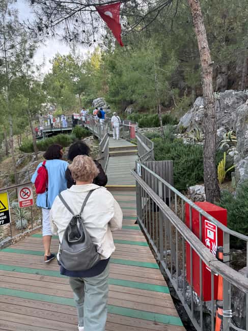 Alanya City, Castle & Boat Tour with Bazaar and Swim Stop - Guides, languages, and service quality