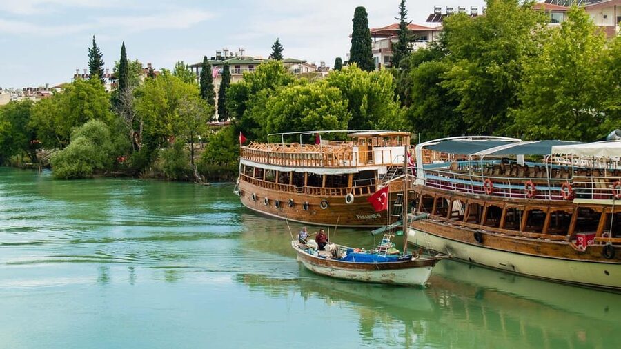 Alanya/Side: Manavgat River & Waterfall, Boat Tour, & Bazaar - Guides, languages, and how the day is managed