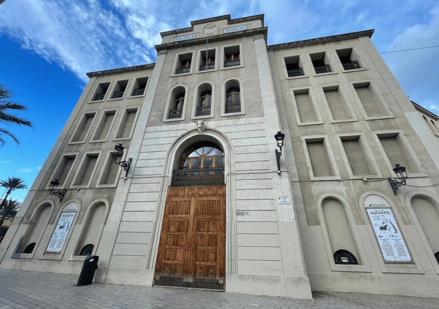 Alicante: Bullring and Central Market Gastronomic Tour - Starting at Alicante’s Puerta Grande