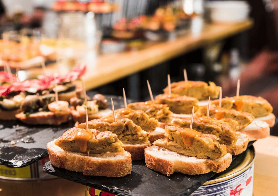 Alicante: Bullring and Central Market Gastronomic Tour - Walking to Alicante’s Central Market