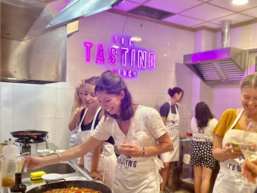 Alicante Paella Cooking Class, Tapas, Drinks and Market - Walking five minutes to the purpose-built kitchen
