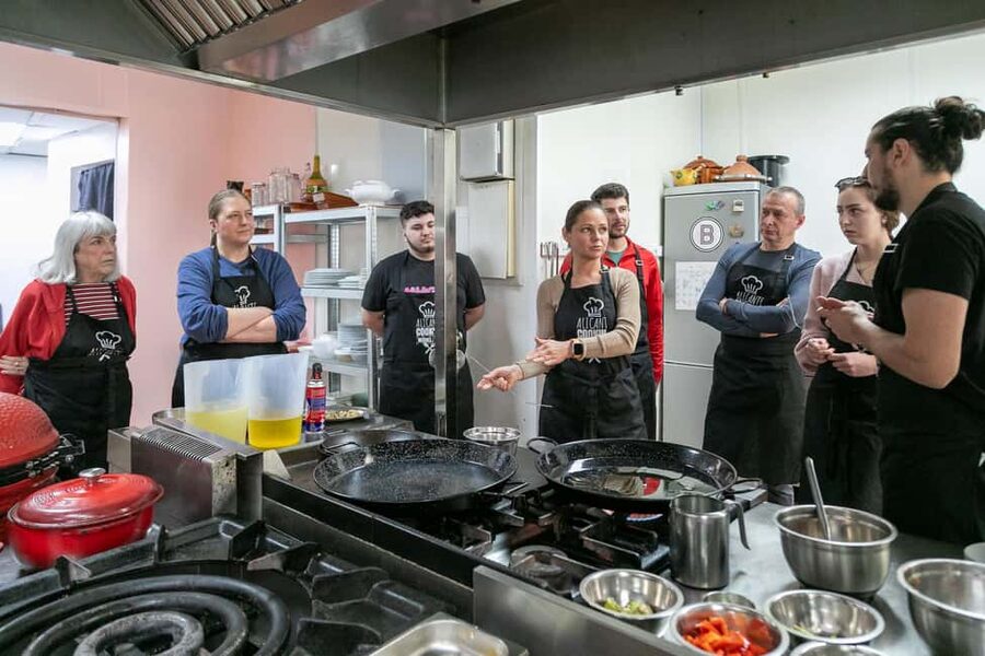 Alicante: Paella & Sangria Class with Tapas and Market Visit - Who should book this Alicante food experience?