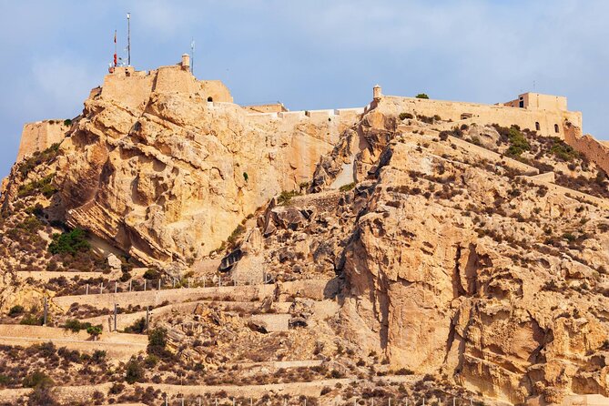 Alicante Tour: Full City, Castle, Market & Tapas Experience - Starting on the Esplanade and meeting Casa Carbonell