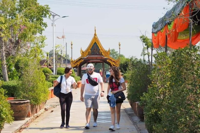 All-in-One Market Experience: Railway & Floating Wonders - Damnoen Saduak and the Canal-Side Shops