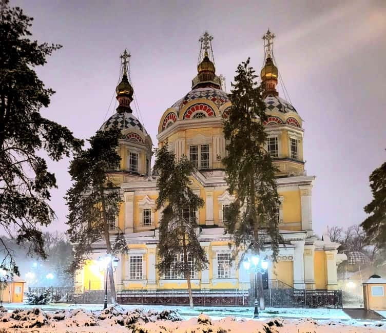 Almaty: City Highlights and Local Market Tour Green Bazaar - A 200-meter walk to Green Bazaar