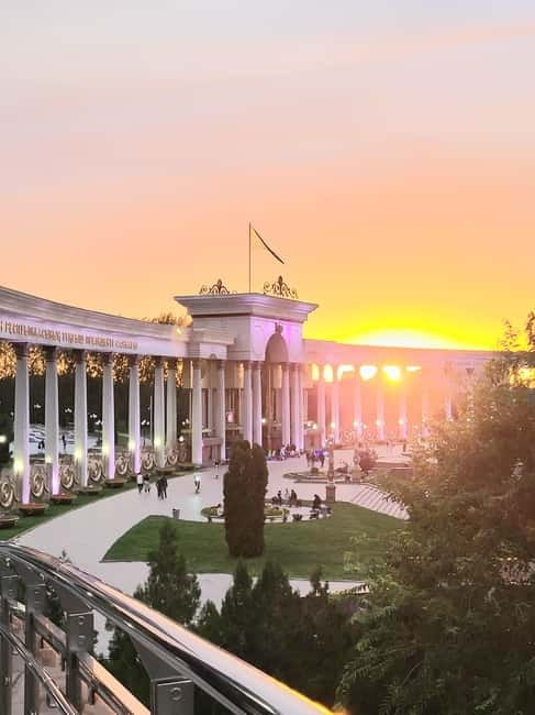 Almaty: City Highlights and Local Market Tour Green Bazaar - How the day feels in practice