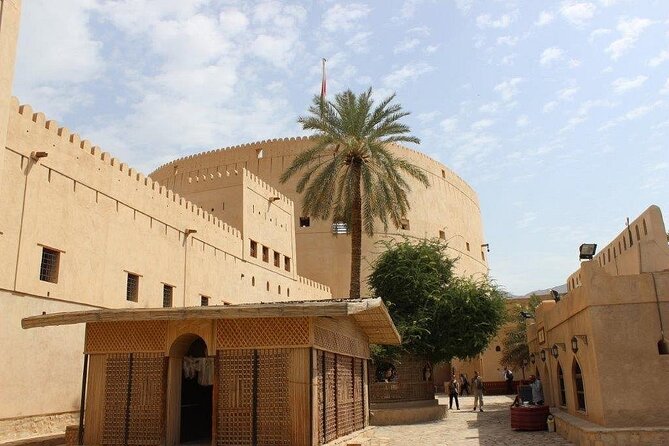 Amouage & Nizwa Full-Day Tour: Fort, Souq & Barakat Al Mouz - One hour in Nizwa Souq