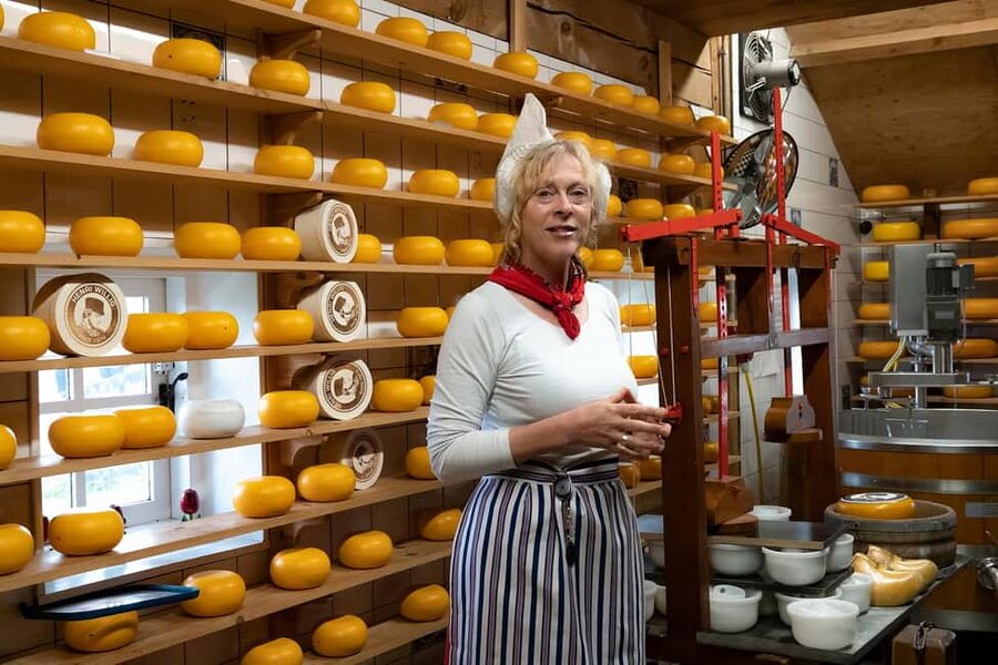 Amsterdam: Traditional Cheese Market Tour to Alkmaar - Leaving Amsterdam from Overhoeksplein