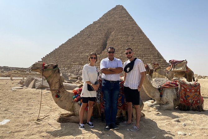 an unmissable day, The Giza Pyramids, the Egyptian Museum and the Souk - At Giza, three pyramids and the Sphinx