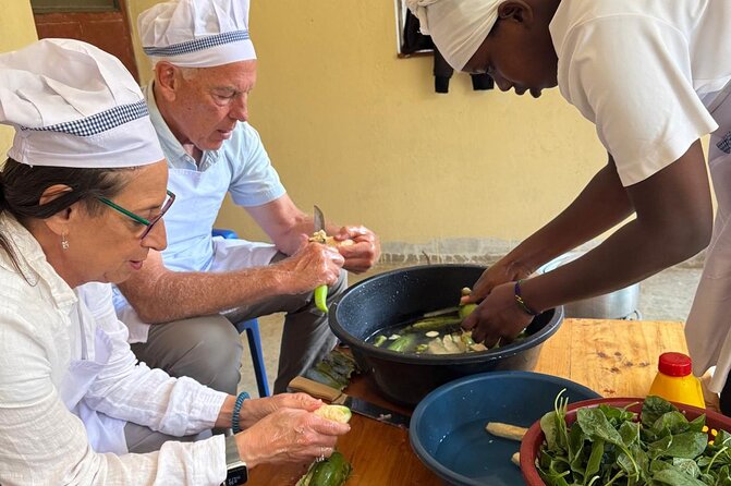 Arusha: Traditional Tanzania Cooking Class & Food Market Tour - The central market: a short, lively introduction