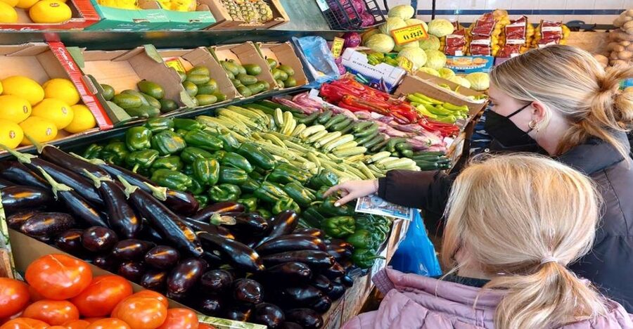 Athens: Cooking Class, Market Visit & Lunch at Local Tavern - What the Central Market adds to the class