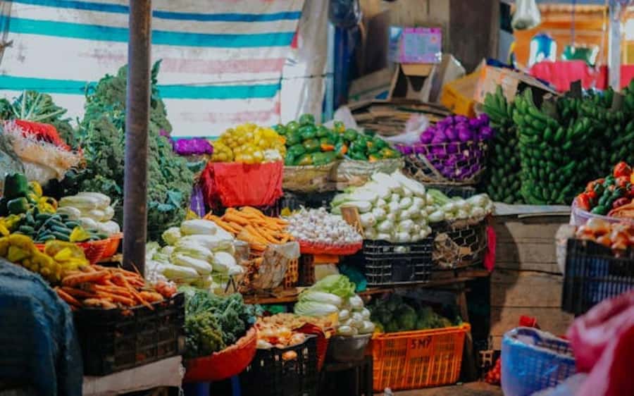 Authentic Kenyan Cooking Class & Market Tour in Nairobi - Sharing lunch and stories at home