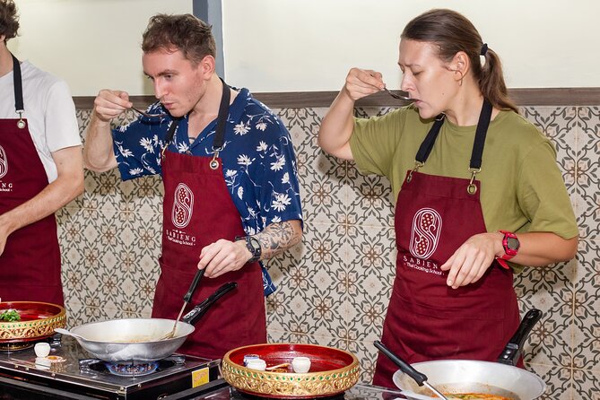 Authentic Thai Cooking with the Largest market visit &TukTuk ride - Four dishes, cooked and eaten in stages