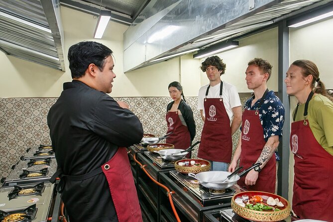 Authentic Thai Cooking with the Largest market visit &TukTuk ride - What makes the teaching useful at home