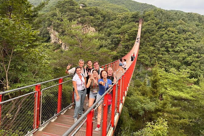 Autumn Foliage-Mt. Seorak, Sokcho Fish Market, Sokcho Beach - The return to Seoul and what $68 really buys
