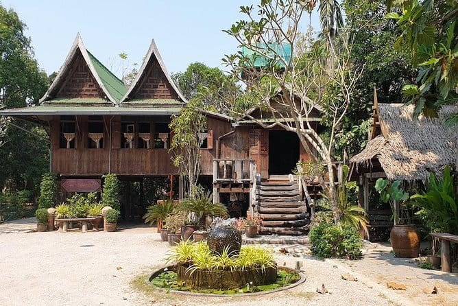 Ayutthaya, Damnoen Floating & Maeklong Railway Market Day Tour - Is $64 good value?