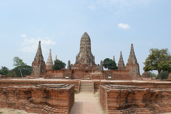 Ayutthaya Landmark Tour for Floating Market & Famous Temples - Wat Mahathat and the famous Buddha in the tree
