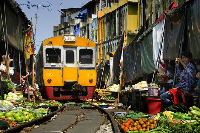 Ayutthaya, Maeklong Railway, Damnoen Saduak Floating Market - Why this route works from Bangkok