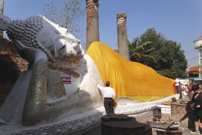 Ayutthaya Sunset Tour: Iconic Temples & Scenic River Boat Ride - Wat Chaiwatthanaram is the visual high point