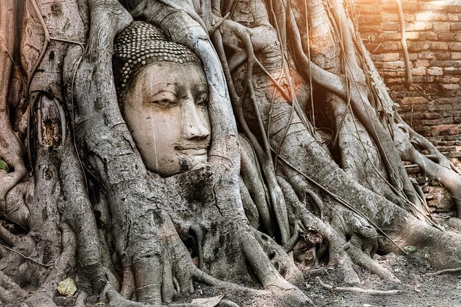 Ayutthaya Temples and Ayothaya Floating Market From Bangkok - Guides can make or break this day