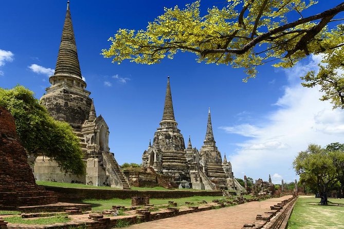 Ayutthaya Temples and Ayothaya Floating Market From Bangkok - The Ayothaya Floating Market is more show than old trading port