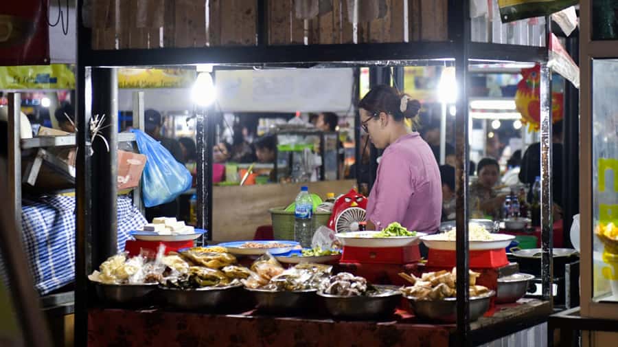 Bali: Denpasar Market Food Tour with 7 Tastings Must-Try - How much food you actually get for $32