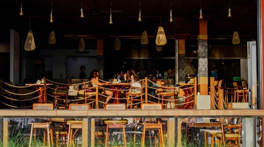 Bali: Jimbaran Seafood Market Tour with Sunset Dinner - Who should book this Jimbaran evening?
