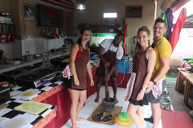 Balinese Ubud cooking school (9 Dish Cooking and Market Tour) - What happens at the local market
