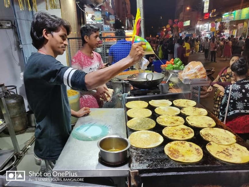 Bangalore: Food Street Walk and a colourful bazaar - Key points at a glance