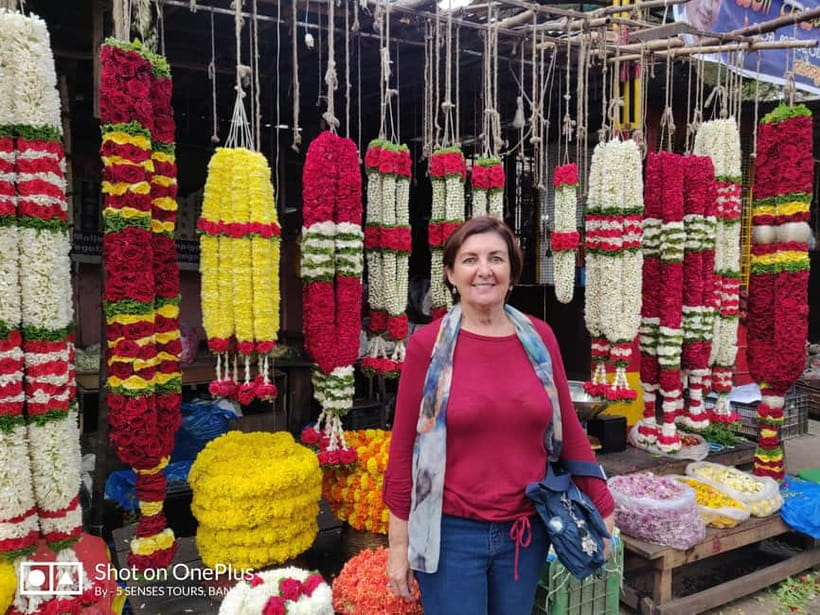 Bangalore: Food Street Walk and a colourful bazaar - VV Puram Food Street and the butter dosa stop