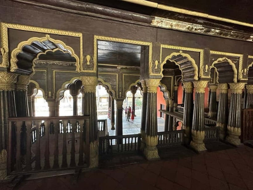 Bangalore: Palace, Temples, Fort & Markets Walking Tour - Tipu Sultan’s Summer Palace sets the historical tone